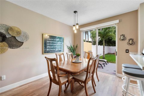 Adosado en venta en Pembroke Pines, Florida, 3 dormitorios, 140.75 m2 № 1891734 - foto 29