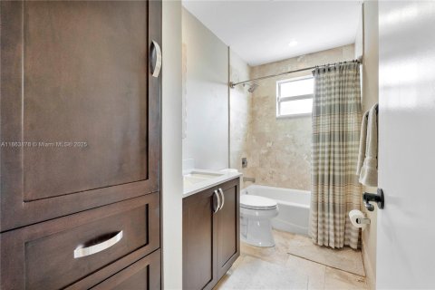 Adosado en venta en Pembroke Pines, Florida, 3 dormitorios, 140.75 m2 № 1891734 - foto 17