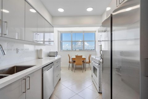 Condominio en venta en Hallandale Beach, Florida, 1 dormitorio, 91.23 m2 № 2077206 - foto 7