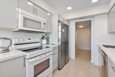 Condominio en venta en Hallandale Beach, Florida, 1 dormitorio, 91.23 m2 № 2077206 - foto 12