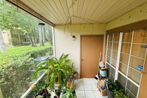 Condo in Orlando, Florida, 2 bedrooms  № 1829251 - photo 16