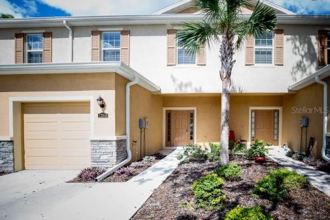 Townhouse in Tampa, Florida 3 bedrooms, 150.13 sq.m. № 2209946