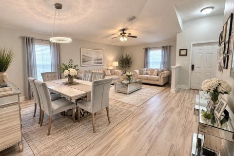 House in Riverview, Florida 3 bedrooms, 193.42 sq.m. № 2394039 - photo 4