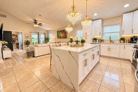 House in Riverview, Florida 3 bedrooms, 193.42 sq.m. № 2394039 - photo 5
