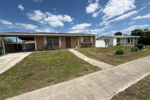 Villa ou maison à Port Charlotte, Floride 2 chambres, 77.67 m2 № 2430854
