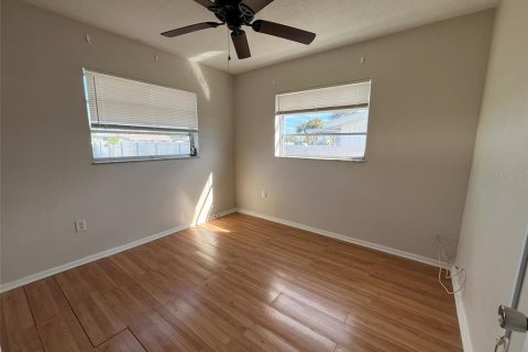 Villa ou maison à louer à Port Charlotte, Floride: 2 chambres, 77.67 m2 № 2430854 - photo 6
