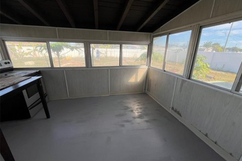 Villa ou maison à louer à Port Charlotte, Floride: 2 chambres, 77.67 m2 № 2430854 - photo 8