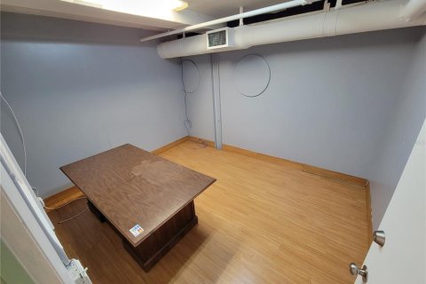 Propiedad comercial en alquiler en Tarpon Springs, Florida, 1119.47 m2 № 1634662 - foto 6