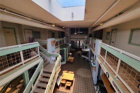 Propiedad comercial en alquiler en Tarpon Springs, Florida, 1119.47 m2 № 1634662 - foto 10