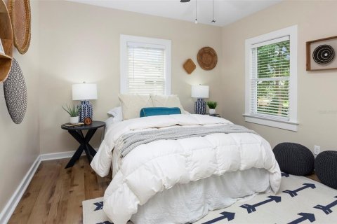 House in Saint Petersburg, Florida 4 bedrooms, 160.54 sq.m. № 1724743 - photo 21