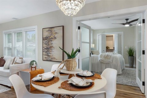House in Saint Petersburg, Florida 4 bedrooms, 160.54 sq.m. № 1724743 - photo 10