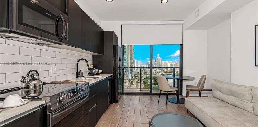 Studio in the Condo in Miami, Florida № 1874392