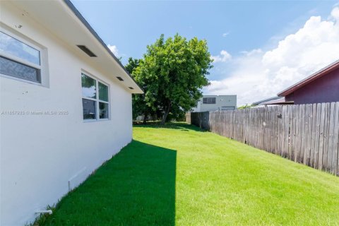 Купить виллу или дом в Майами, Флорида 3 спальни, 131.55м2, № 1957912 - фото 9