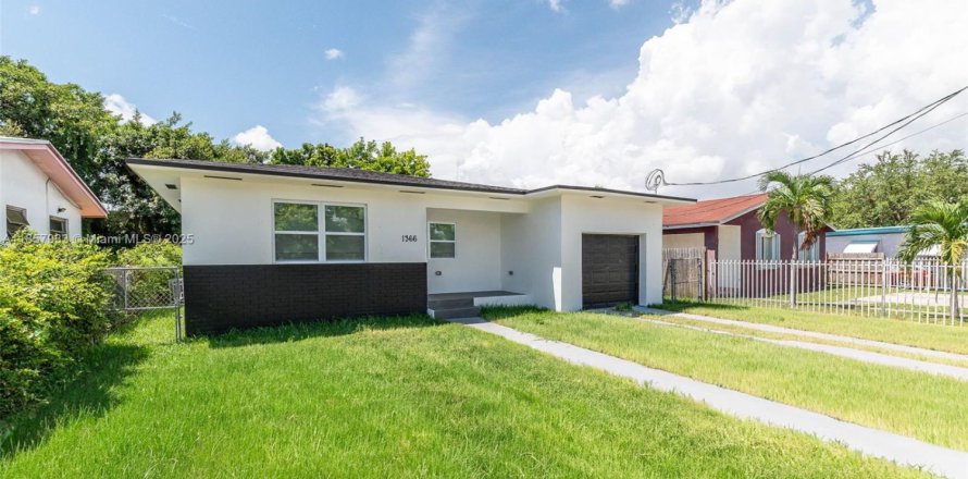 Дом в Майами, Флорида 3 спальни, 131.55м2 № 1957912