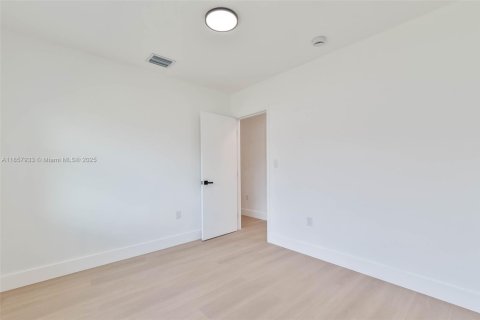 Купить виллу или дом в Майами, Флорида 3 спальни, 131.55м2, № 1957912 - фото 21