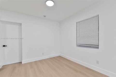 Купить виллу или дом в Майами, Флорида 3 спальни, 131.55м2, № 1957912 - фото 14