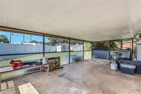 House in Saint Petersburg, Florida 3 bedrooms, 111.48 sq.m. № 2428807 - photo 30