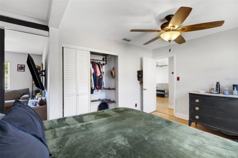 House in Saint Petersburg, Florida 3 bedrooms, 111.48 sq.m. № 2428807 - photo 27