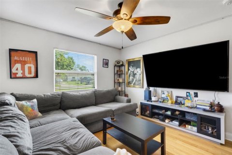 House in Saint Petersburg, Florida 3 bedrooms, 111.48 sq.m. № 2428807 - photo 19