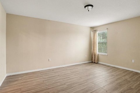 House in Davenport, Florida 6 bedrooms, 286.51 sq.m. № 2428990 - photo 26