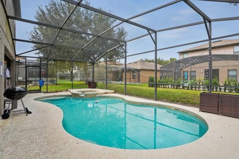 House in Davenport, Florida 6 bedrooms, 286.51 sq.m. № 2428990 - photo 30
