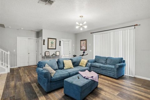 House in Davenport, Florida 6 bedrooms, 286.51 sq.m. № 2428990 - photo 4
