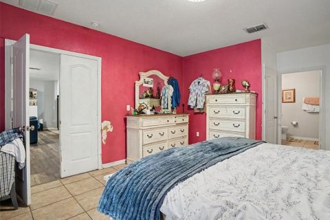 House in Davenport, Florida 6 bedrooms, 286.51 sq.m. № 2428990 - photo 16