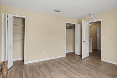 House in Davenport, Florida 6 bedrooms, 286.51 sq.m. № 2428990 - photo 18