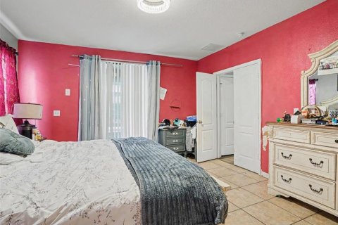 House in Davenport, Florida 6 bedrooms, 286.51 sq.m. № 2428990 - photo 15
