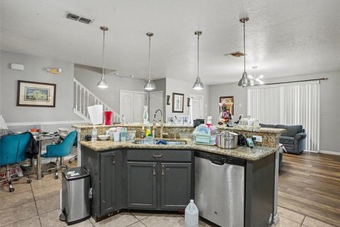 House in Davenport, Florida 6 bedrooms, 286.51 sq.m. № 2428990 - photo 11