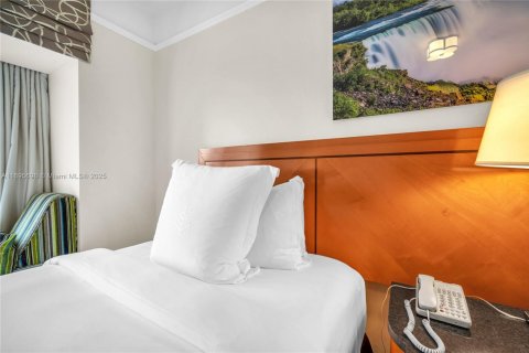 Снять в аренду кондоминиум в Майами, Флорида 2 спальни, 162.3м2, № 1897225 - фото 29