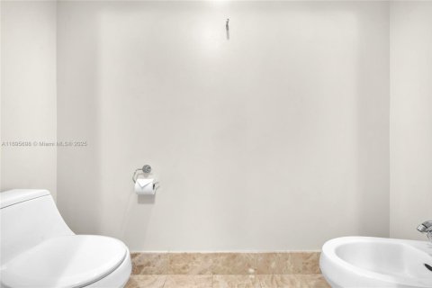 Снять в аренду кондоминиум в Майами, Флорида 2 спальни, 162.3м2, № 1897225 - фото 8