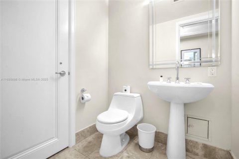 Снять в аренду кондоминиум в Майами, Флорида 2 спальни, 162.3м2, № 1897225 - фото 11