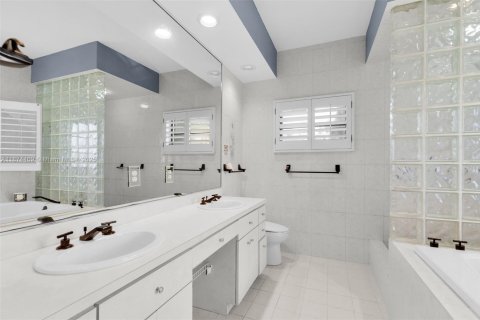 Villa ou maison à vendre à Marathon, Floride: 2 chambres, 120.31 m2 № 1929748 - photo 29