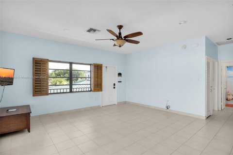 Villa ou maison à vendre à Marathon, Floride: 2 chambres, 120.31 m2 № 1929748 - photo 17