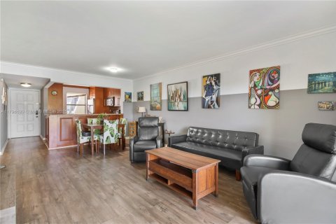 Copropriété à vendre à Boca Raton, Floride: 2 chambres, 89 m2 № 2265166 - photo 2