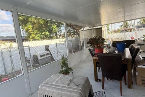 Casa en venta en Homestead, Florida, 4 dormitorios, 113.15 m2 № 2017337 - foto 16