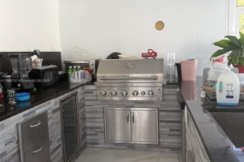 Casa en venta en Homestead, Florida, 4 dormitorios, 113.15 m2 № 2017337 - foto 14