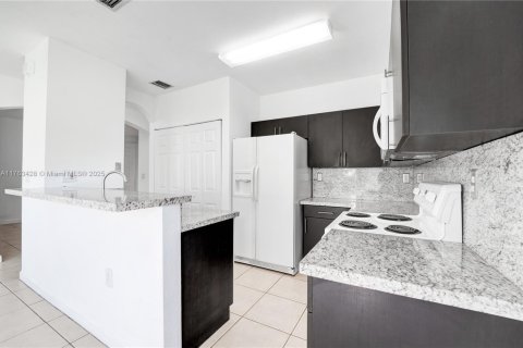 Touwnhouse à louer à Homestead, Floride: 3 chambres, 114.64 m2 № 1865496 - photo 10