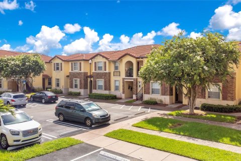 Touwnhouse à louer à Homestead, Floride: 3 chambres, 114.64 m2 № 1865496 - photo 2