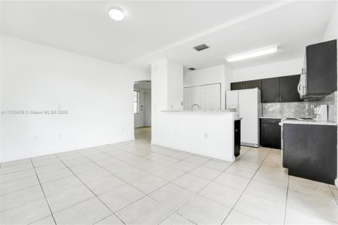 Touwnhouse à louer à Homestead, Floride: 3 chambres, 114.64 m2 № 1865496 - photo 8