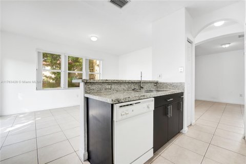Touwnhouse à louer à Homestead, Floride: 3 chambres, 114.64 m2 № 1865496 - photo 9