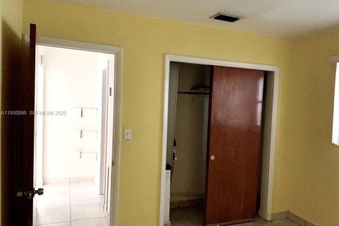 Villa ou maison à louer à Miami, Floride: 2 chambres, 206.89 m2 № 1989748 - photo 9