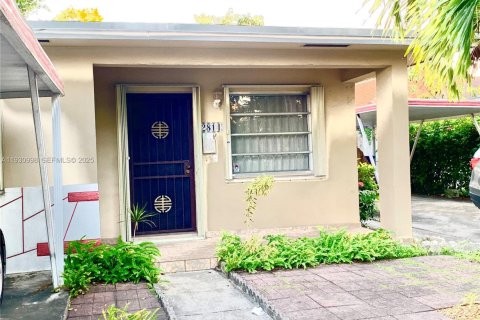 Villa ou maison à louer à Miami, Floride: 2 chambres, 206.89 m2 № 1989748 - photo 2