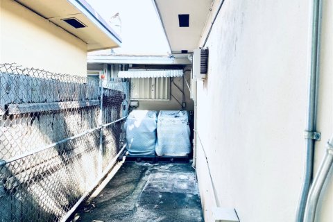 Villa ou maison à louer à Miami, Floride: 2 chambres, 206.89 m2 № 1989748 - photo 13