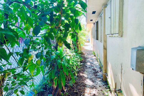 Villa ou maison à louer à Miami, Floride: 2 chambres, 206.89 m2 № 1989748 - photo 11