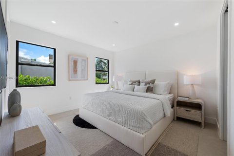 Casa en venta en Miami, Florida, 5 dormitorios, 179.86 m2 № 1891904 - foto 13