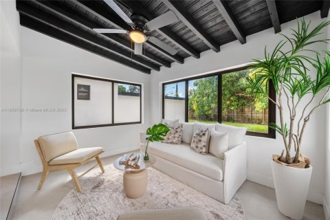 Casa en venta en Miami, Florida, 5 dormitorios, 179.86 m2 № 1891904 - foto 11