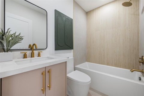 Casa en venta en Miami, Florida, 5 dormitorios, 179.86 m2 № 1891904 - foto 20
