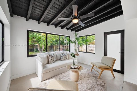 Casa en venta en Miami, Florida, 5 dormitorios, 179.86 m2 № 1891904 - foto 9